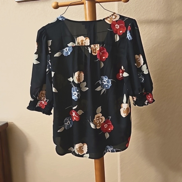 Ann Taylor Factory, Navy Print Top, XS - Picture 4 of 6